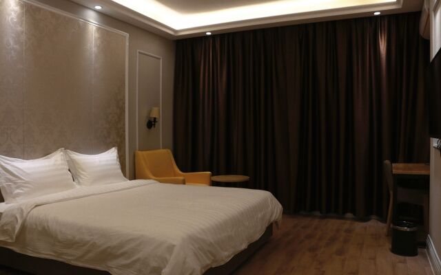 Solo Hotel Shuanglong Store