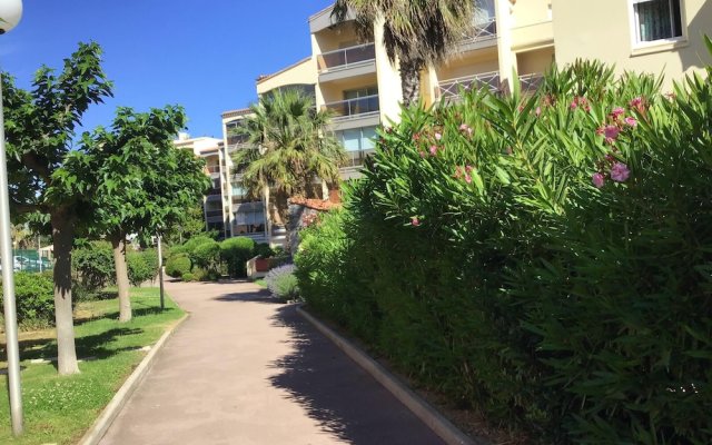 Apartment With 2 Bedrooms In Agde, With Enclosed Garden 100 M From The Beach