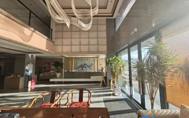 Sinya Hotel (Dali Bohai Park High-speed Railway Station)