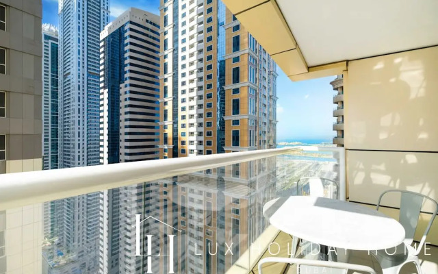 Lux The Marina Sea View Suite 2