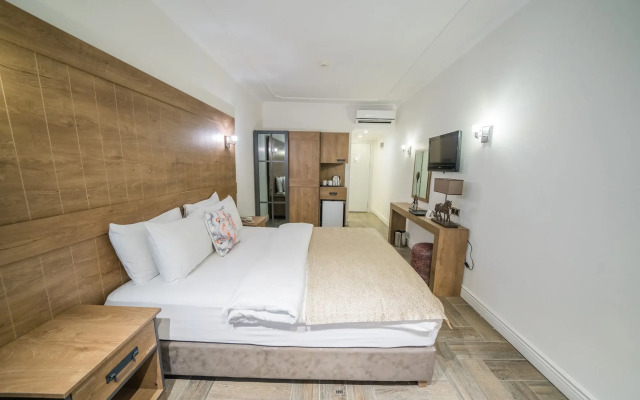 Aurasia Beach Hotel