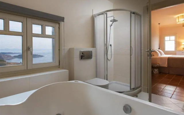 Villa Itis Luxury Suite with Balcony, Panoramic View & Jacuzzi