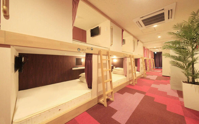 Centurion Ladies Hostel Ueno Park - Caters to Women