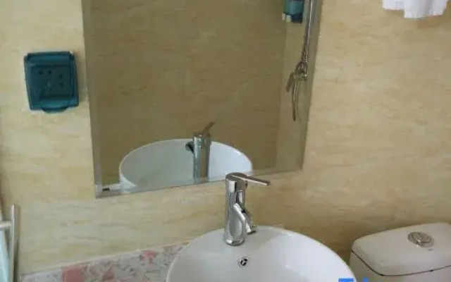 Yunyang Wangzhong Business Hotel