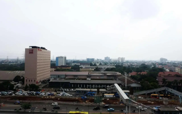 2BR Best Location The H Residence Apartment By Travelio