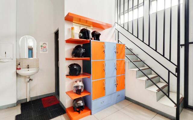 Capital O 3952 Hotel C 18 Cibaduyut