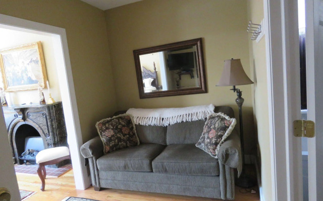 The Swope Manor Bed & Breakfast