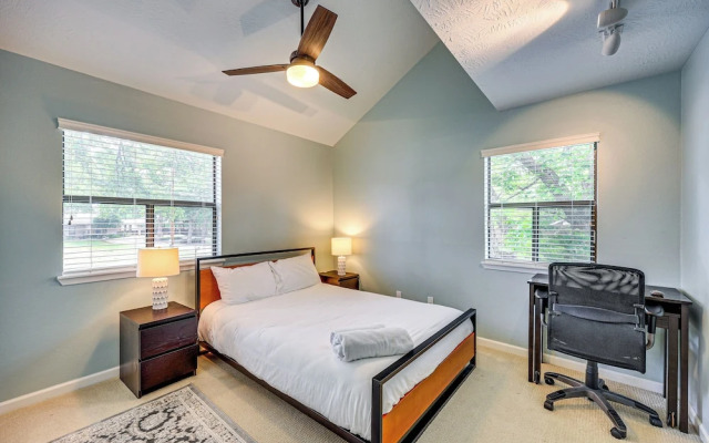 Waterfront Seguin Lake House Near Downtown