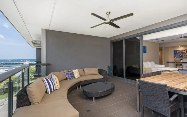 Saltwater Suites - 1, 2 & 3 Bed Waterfront Apartments