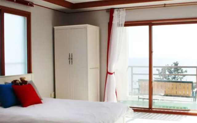 Seogwipo Jeju Badagaeso Pension