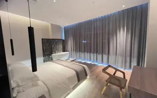 Luoyang Yanshi Meixi Hotel (Wanda Plaza)