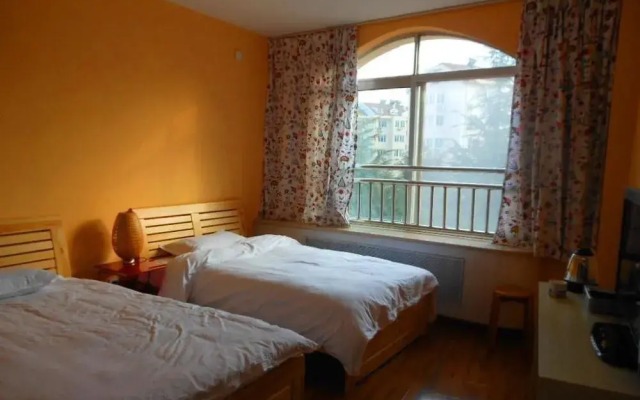 Sunflower Youth Hostel