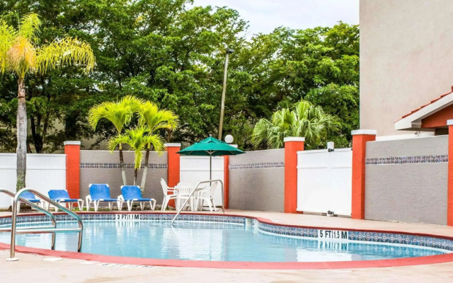 Quality Suites Fort Myers - I-75