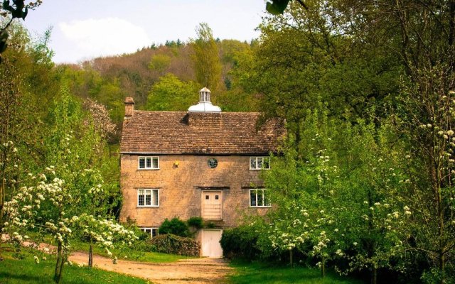 Owlpen Manor Cottages