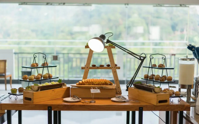 Le Eminence Puncak Hotel Convention & Resort