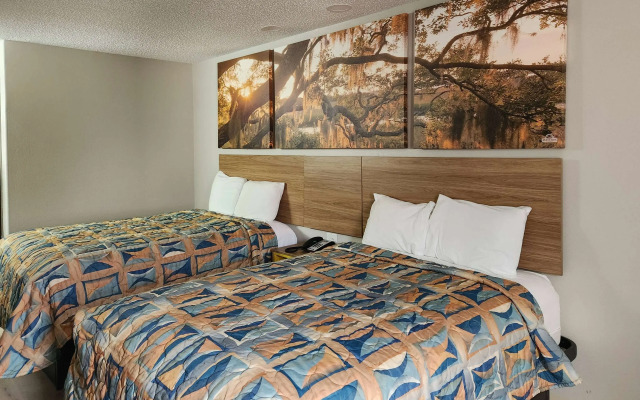 Days Inn by Wyndham Lafayette Scott