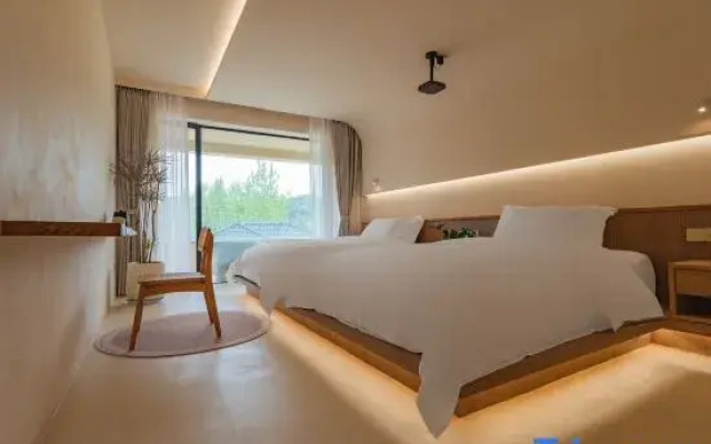 Longshang Jingyue B&B