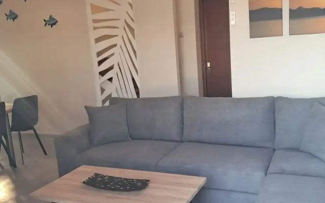 Villa Oasis in Nikiana - Sleep 6 - Pool - Hot Tub