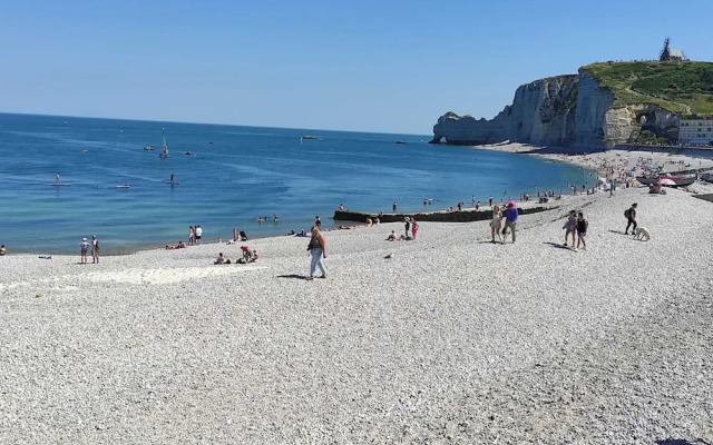 New House, Between sea and Countryside, Etretat