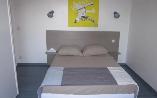 Belle villa 200m² Grimaud (flipers, babyfoot et piscine)