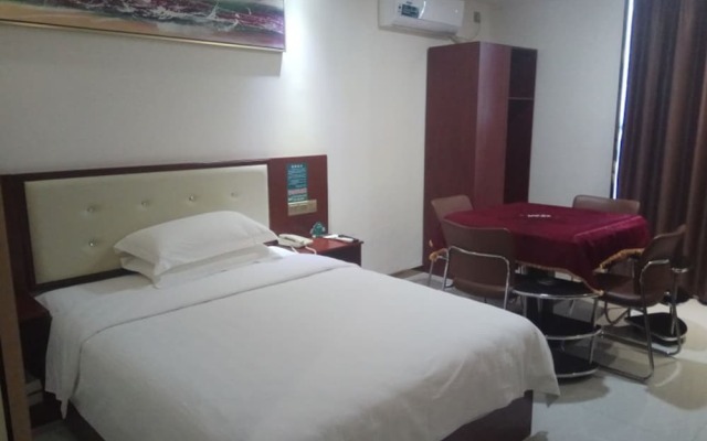 GreenTree Inn Xianning Railway Station Hotel