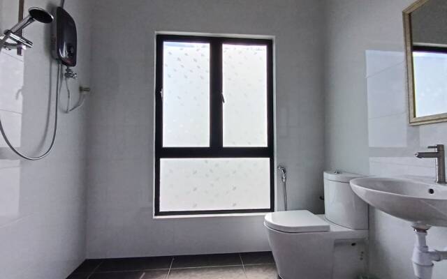 The Horizon Ipoh Dual L12 by Grab A Stay