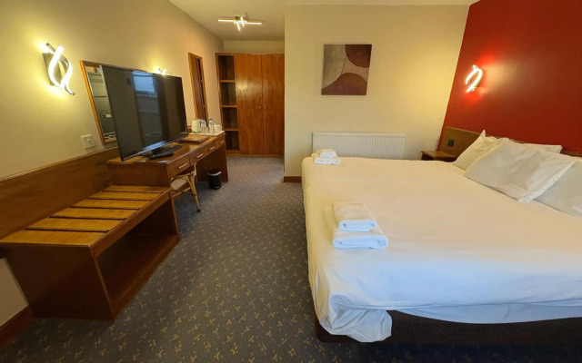 Tollgate Hotel And Leisure