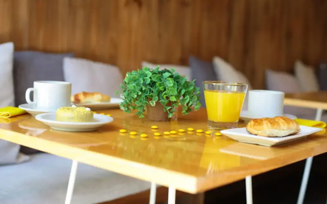 Lemon apartments