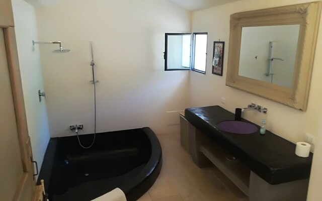 Beautiful Masseria Inside the Country and Near the sea