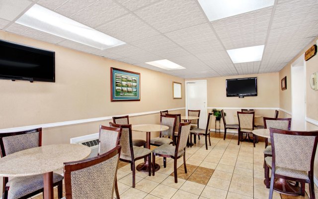 Days Inn by Wyndham Knoxville West