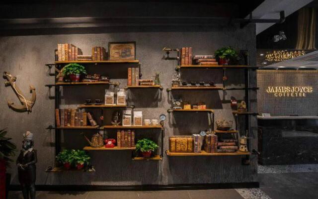 James Joyce Coffetel·Kaifeng Drum Tower