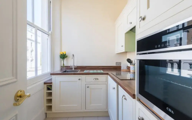 Grand South Kensington Home by Hyde Park
