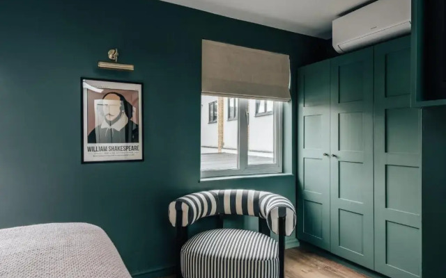 Hermes Hotel by Nestor