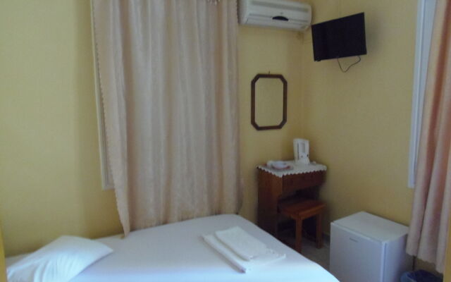 Hera Hotel
