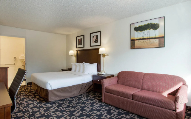 MorningGlory Inn & Suites