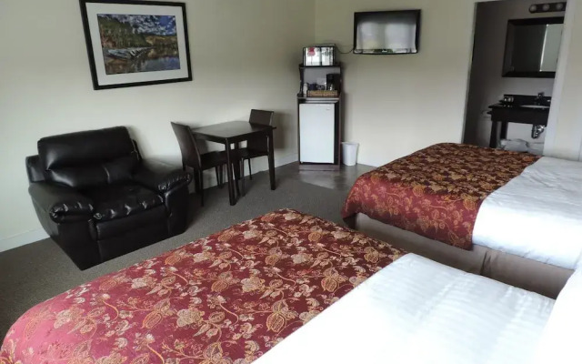 The Bayshore Waterfront Inn