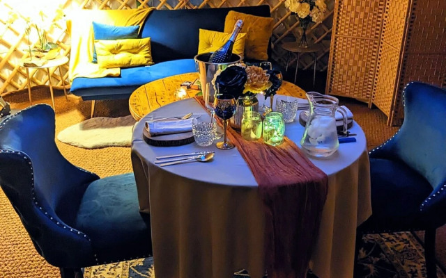 Owl Lodge With Hot Tub and Massage Treatments