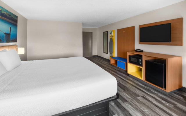 Days Inn by Wyndham Pierre