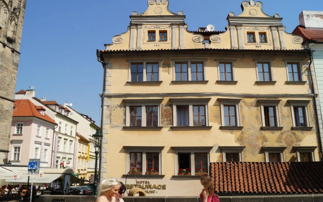 Hotel U Tri Pstrosu