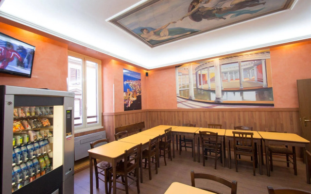 Alessandro Downtown Hostel