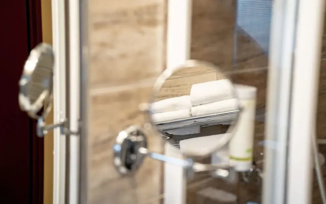 Areo Hotel & Restaurant