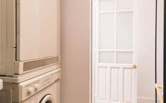 PYR Select Plaza Santa Ana