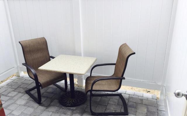 The Corsair & Cross Rip Oceanfront Resort