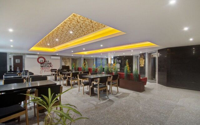 Collection O 132 New Aatish Market