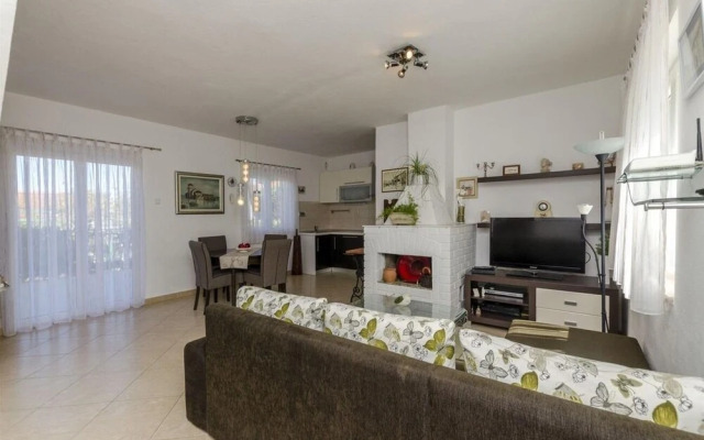 Jadranka - Comfortable and big Terrace - H