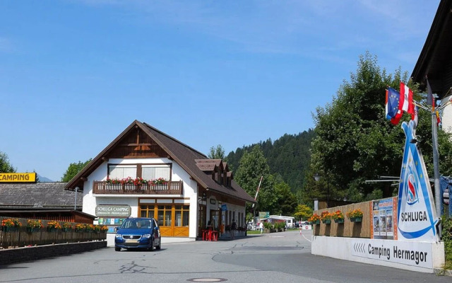 Schluga Spa Apartments & Mobile Homes