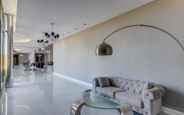 Moderno apartamento frente al mar y piscina - Azure Towers