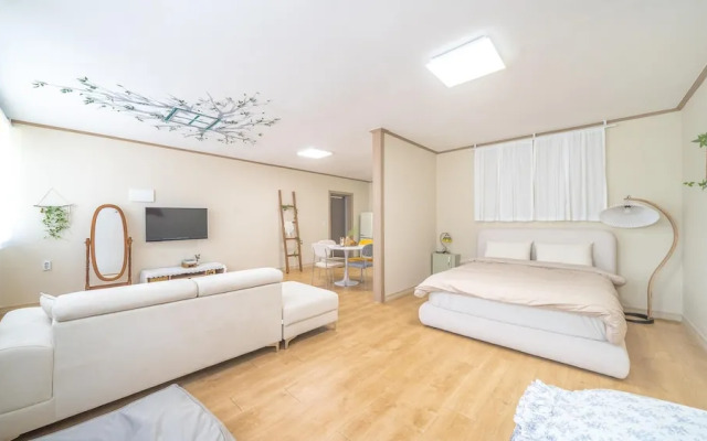 Yeosu Canada meo Village pet Pension