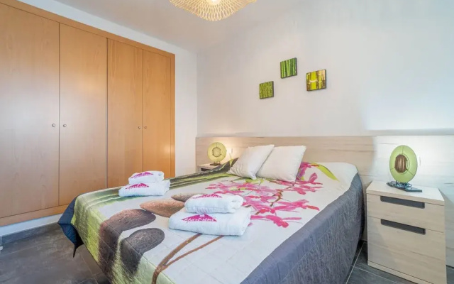 Apartment in Empuriabrava Near Sandy Beach