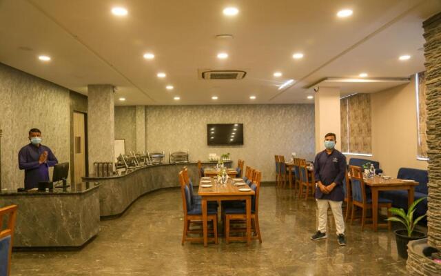 Four Leaf Hotel Sapphire Blue